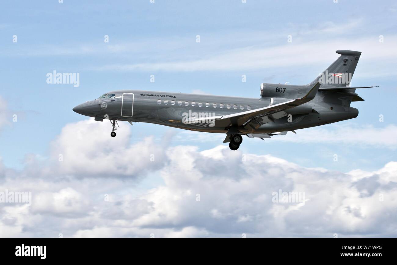 Die ungarische Luftwaffe - Dassault Falcon 7X Landung an RAF Fairford für das Royal International Air Tattoo 2019 Stockfoto