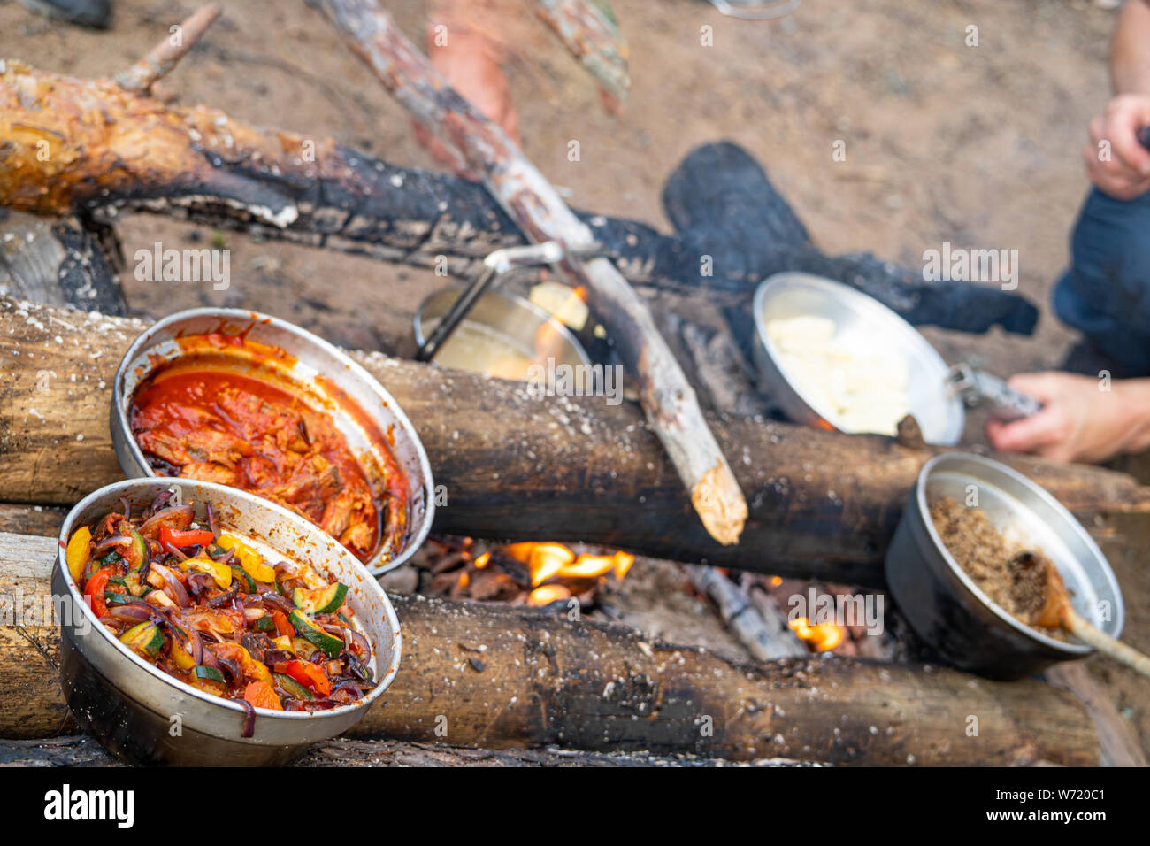 Outdor Lagerfeuer kochen Stockfoto