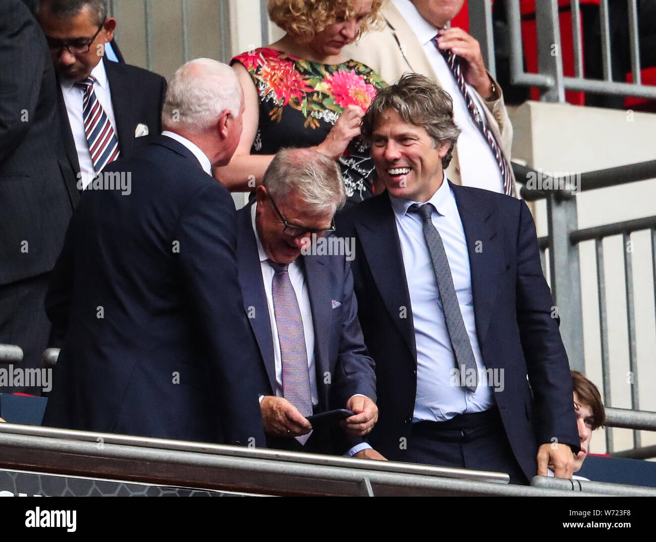 London, Großbritannien. 04 Aug, 2019. Liverpool fan John Bischof nimmt seinen Sitz in der zweiten Hälfte des FA Community Shield Match zwischen Liverpool und Manchester City im Wembley Stadion am 4. August 2019 in London, England. (Foto von John rainford/phcimages.com) Credit: PHC Images/Alamy leben Nachrichten Stockfoto