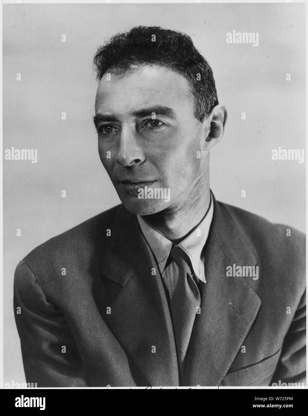 [Dr. J. Robert Oppenheimer, Atomphysiker und Leiter des Manhattan Project.] Stockfoto
