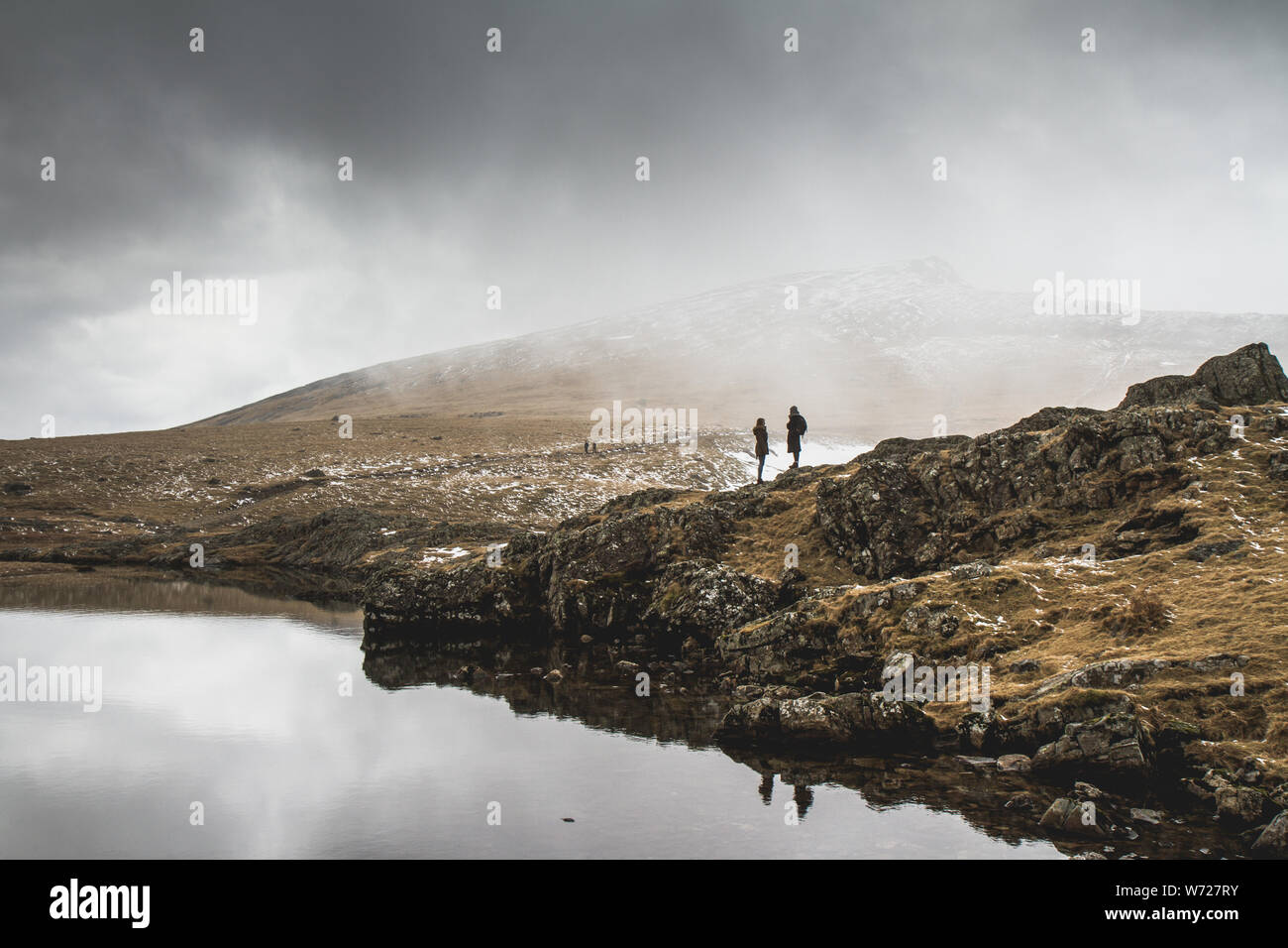 Eine Wanderung rund um den See Idwal, Snowdonia, Wales, Vereinigtes Königreich Stockfoto