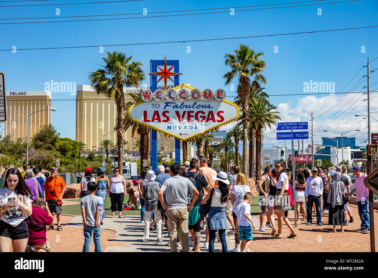 In Las Vegas, Nevada, USA. 29. Mai 2019. Willkommen im fabelhaften Las Vegas anmelden. Sonniger Frühlingstag, blauer Himmel Stockfoto