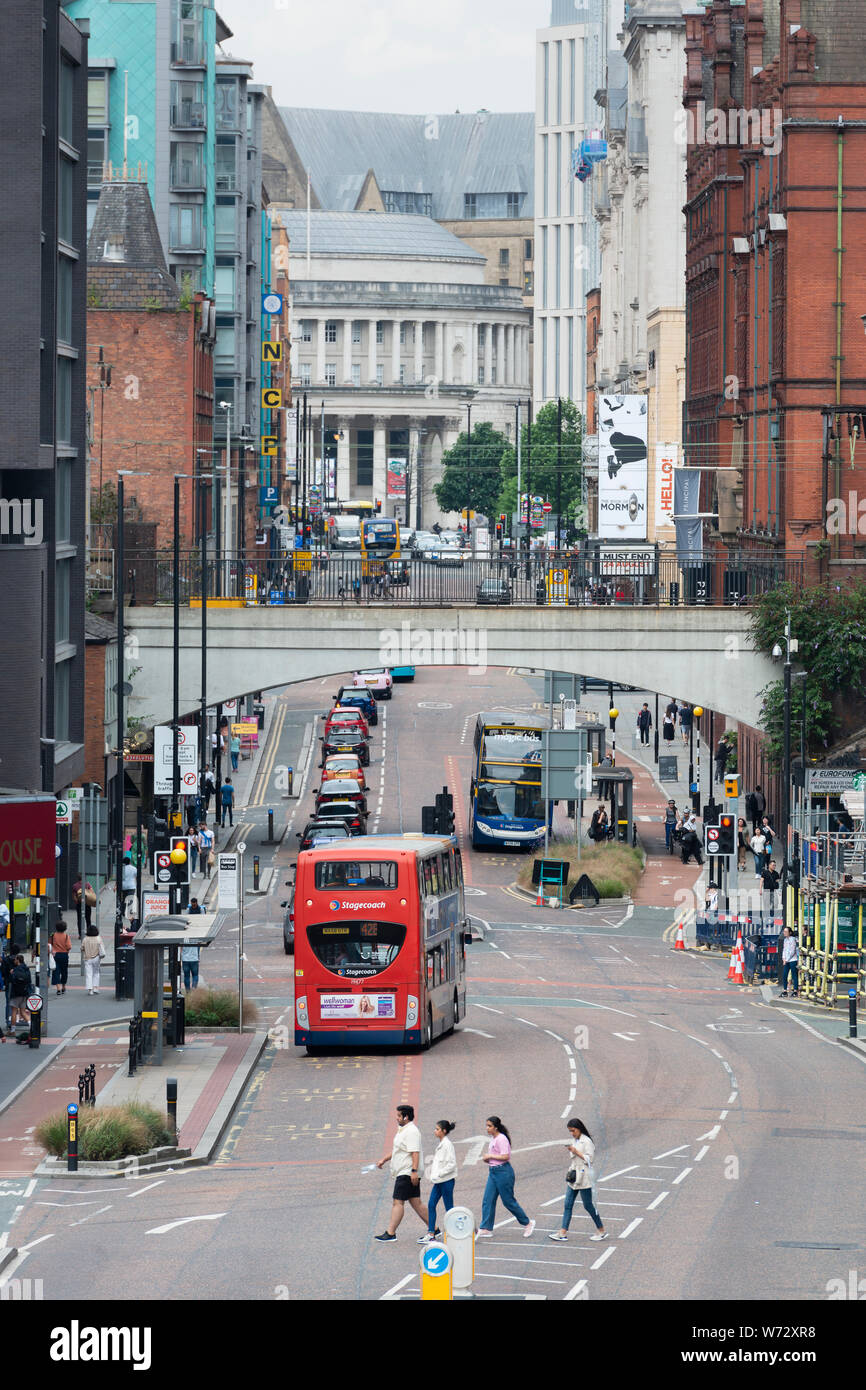 Eine allgemeine Ansicht der Oxford Road in Manchester auf der Suche nach Norden an einer erhöhten Position. Stockfoto