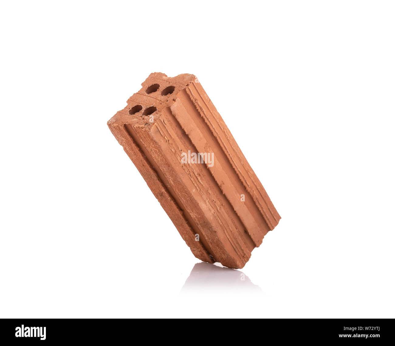 Neue rote Terrakotta Ziegel für Wand auf weißem Hintergrund erstellen Stockfoto