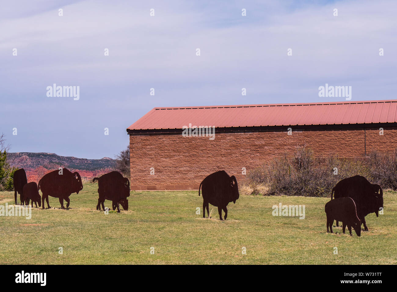 Zweidimensionale bison Skulpturen, Interpretative Center, Caprock Canyons State Park, Quitaque, Texas. Stockfoto