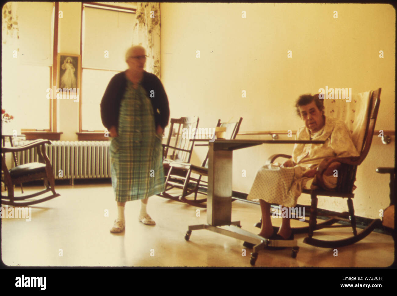 Senioren finden, dass New Ulm, Minnesota, ist ein guter Ort, um in den Ruhestand zu treten. Es besteht eine enge Gemeinschaft Verantwortung gegenüber älteren Menschen, EGAL WAS IHRE FINANZIELLE POSITION SEIN KÖNNTE. Ältere BÜRGER UND JENE, DIE NICHT FÜR SICH SELBST PHYSISCH IN ZWEI kommunalen Einrichtungen, ALEXANDER HOME UND HIGHLAND MANOR gepflegt. NEW ULM IST EINE KREISSTADT HANDELSPLATZ DER 13.000 IN EINE LANDWIRTSCHAFTLICHE FLÄCHE VON SOUTH CENTRAL MINNESOTA VON 1854 ein deutscher Einwanderer LAND COMPANY gegründet. Stockfoto