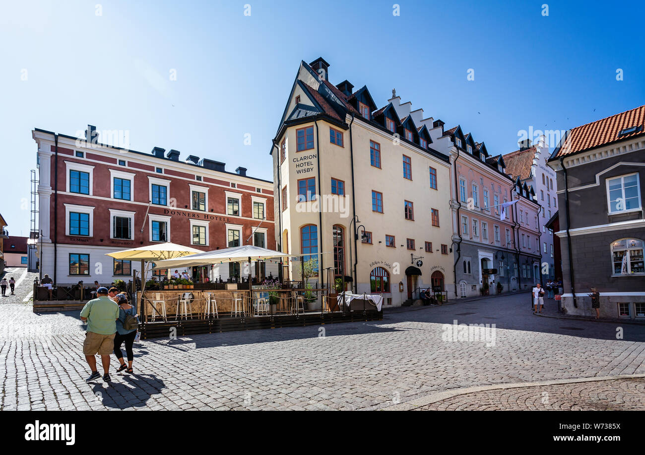 Medieival Zentrum von Visby mit Clarion und Donners Hotels in Visby, Gotland, Schweden am 20. Juli 2019 Stockfoto