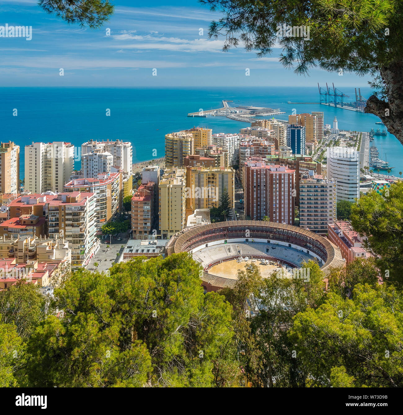 Panoramischer Anblick in Malaga mit der berühmten Plaza de Toros. Andalusien, Spanien. Stockfoto