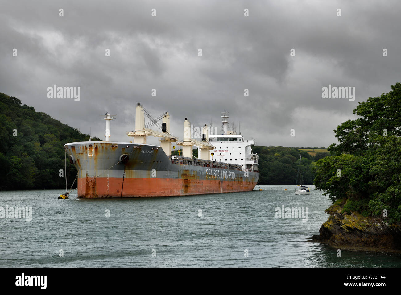 Schiff SSI VERTRAUEN Alkyon Sea Stallion Pool bulk carrier in den Fluss Fal im King Harry Fähre Truro Großbritannien günstig Stockfoto