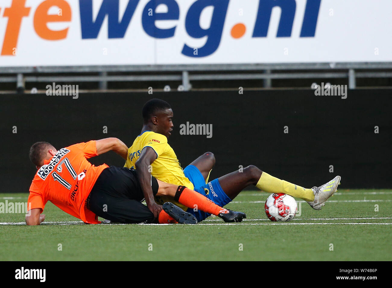 02-08-2019: Fußball: v FC Volendam: Cambuur Leeuwarden Martijn Kaars des FC Volendam, Alex Bangura von SC Cambuur Stockfoto