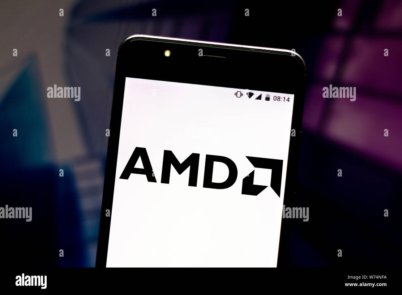 In diesem Foto, Illustration die Advanced Micro Devices (AMD) Logo gesehen wird auf dem Smartphone angezeigt. Stockfoto