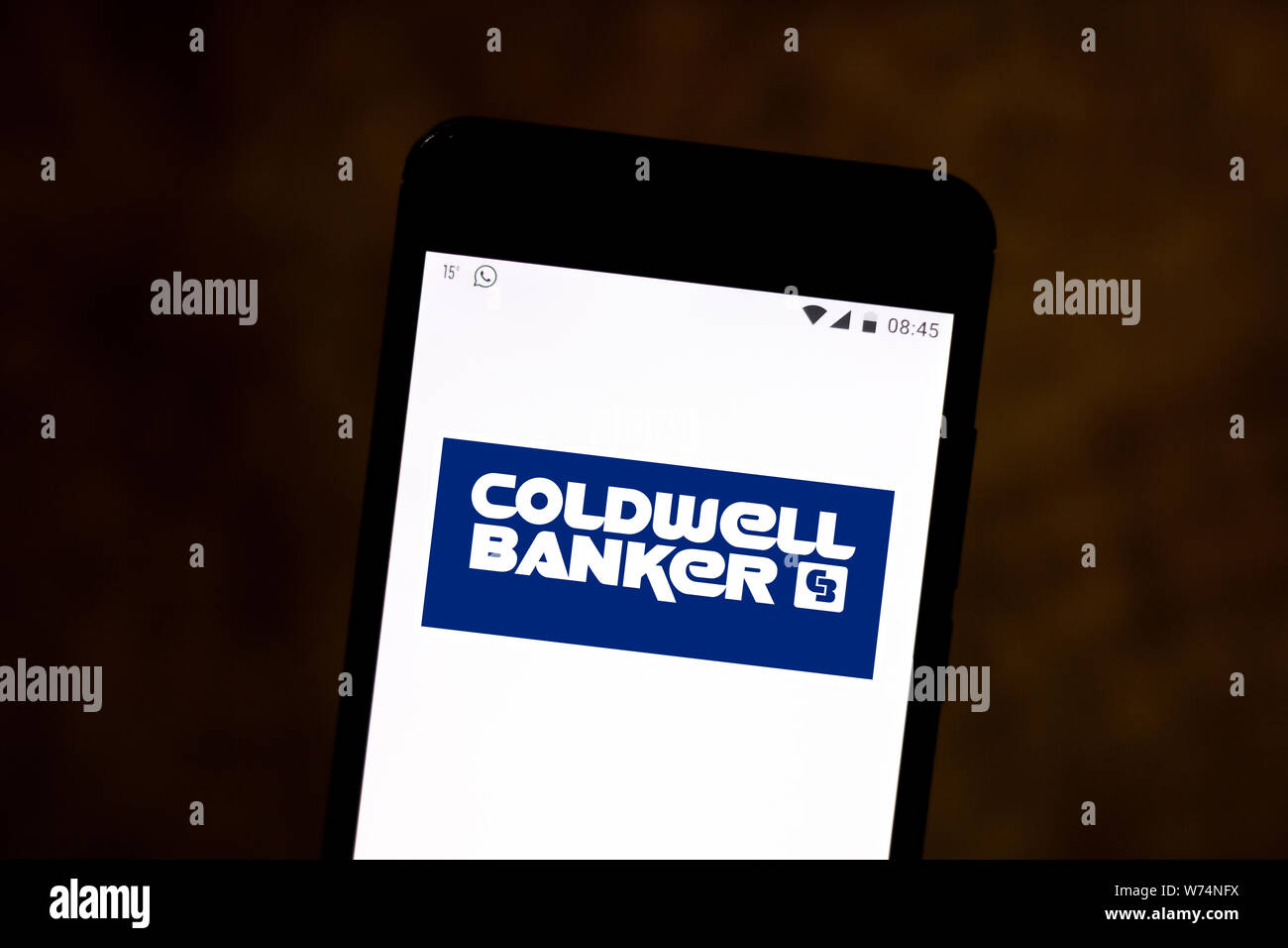 In diesem Foto Illustration der Coldwell Banker Real Estate Logo wird auf dem Smartphone angezeigt. Stockfoto