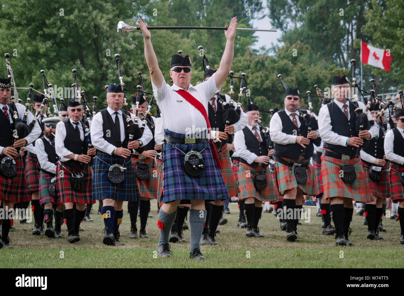 Fergus, Ontario, Kanada - 08 11 2018: Über 20 Pipe Bands in der Pipe Band Contest von Pipers und Pipe Band Gesellschaft von Ontario statt paricipated während Stockfoto