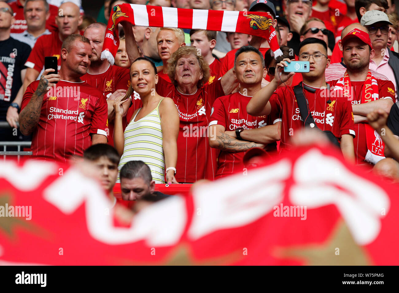 London, Großbritannien. 04 Aug, 2019. Liverpool Fans während der 2019 FA Community Shield Match zwischen Liverpool und Manchester City im Wembley Stadion, London, England am 4. August 2019. Foto von Carlton Myrie. Nur die redaktionelle Nutzung, eine Lizenz für die gewerbliche Nutzung erforderlich. Keine Verwendung in Wetten, Spiele oder einer einzelnen Verein/Liga/player Publikationen. Credit: UK Sport Pics Ltd/Alamy leben Nachrichten Stockfoto