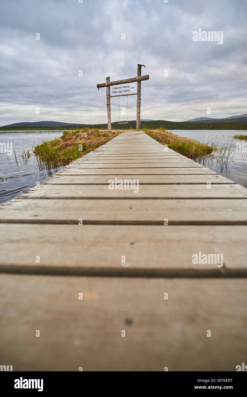 Schwingen am See Äkäslompolo, Kolari, Lappland, Finnland Stockfoto