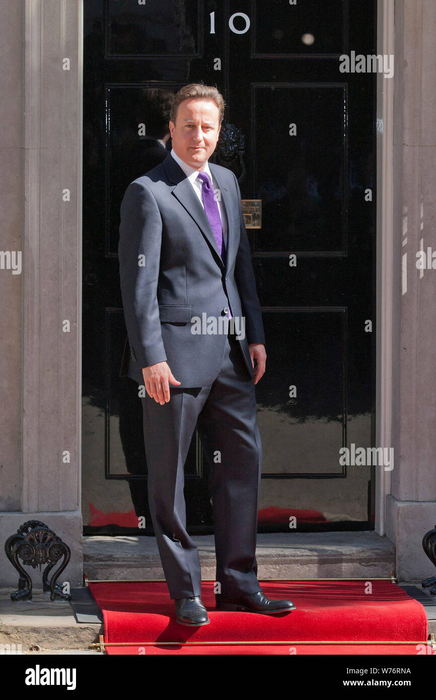 Der britische Premierminister David Cameron außerhalb 10 Downing Street vor der Ankunft von US-Präsident Barack Obama in London, 25/05/2011 Stockfoto