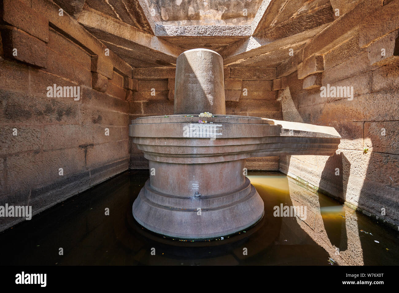 Badavilinga Temple, Shiva linga, Hampi, UNESCO-heritge Website, Karnataka, Indien Stockfoto