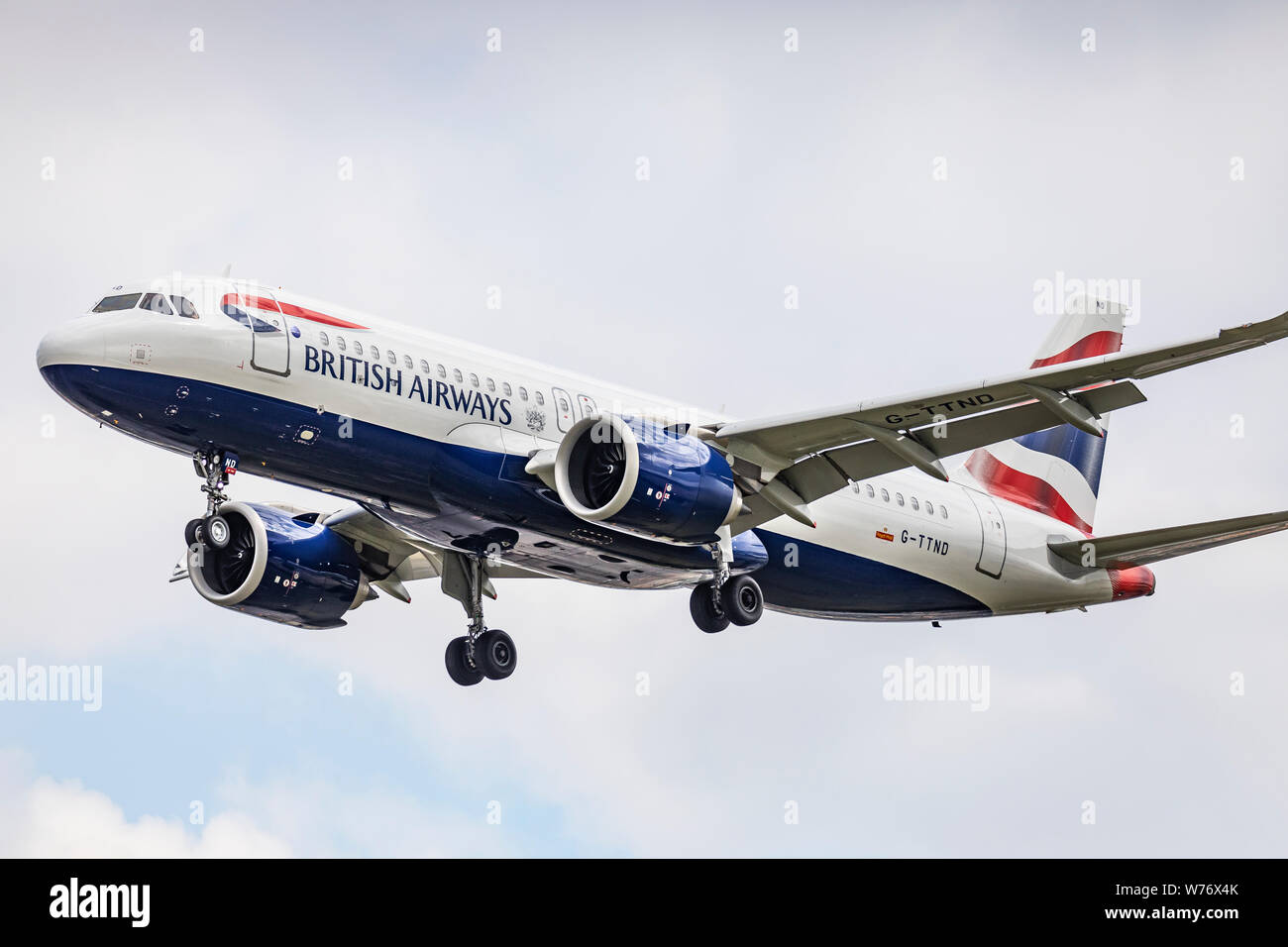 British Airways Airbus A320 NEO, Registrierung G-TTND, Landung auf August 2 2019 am Flughafen London Heathrow, Middlesex, Großbritannien Stockfoto