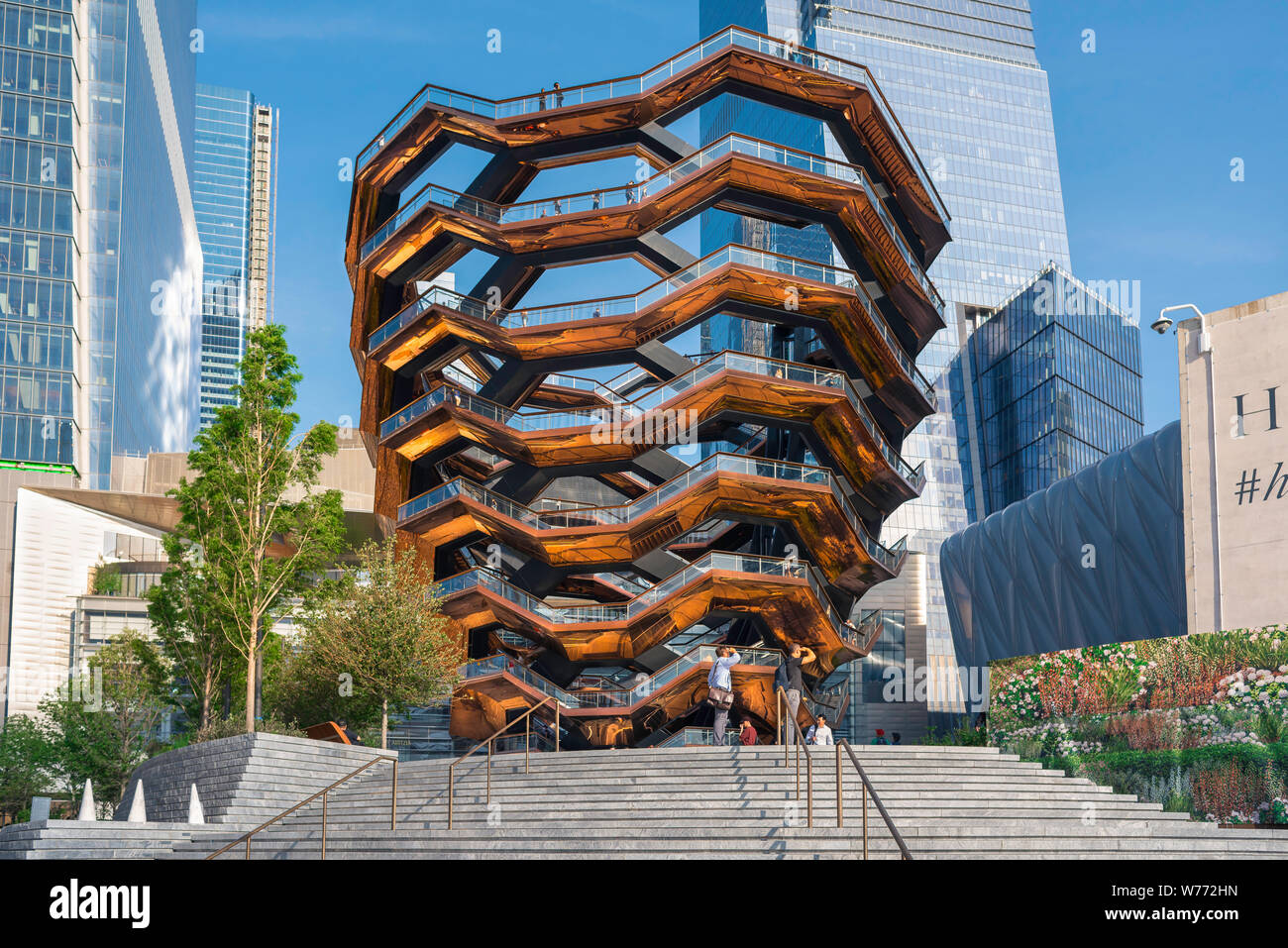 Schiff New York City, Aussicht im Sommer des Schiffes Gebäude (2019), entworfen von Thomas Heatherwick und in Hudson Yards, Manhattan, New York City gelegen. Stockfoto