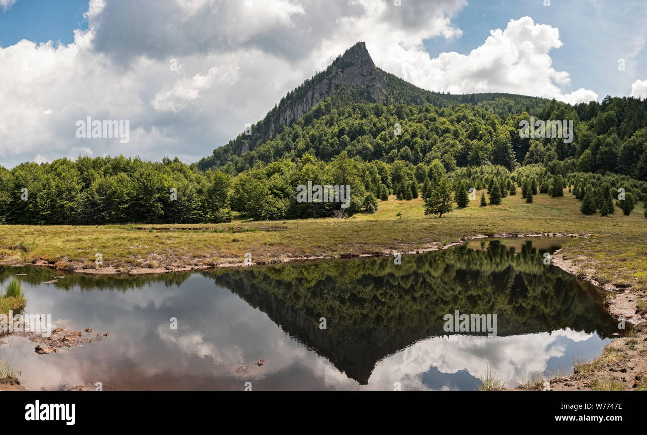 Satu Mare, Rumänien. Der Hahn Crest (Creasta Cocoșului) ist eine beliebte Wanderung von ca. 10 km (ein Weg) aus dem Dorf Breb Stockfoto