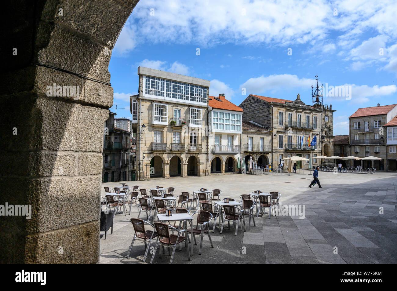 Cafe Tabellen in der Plaza Mayor in der Stadt Ribadavia an der Mündung des Flusses Avia und Flusses Mino in der Provinz Orense, Galicien, Spanien Stockfoto