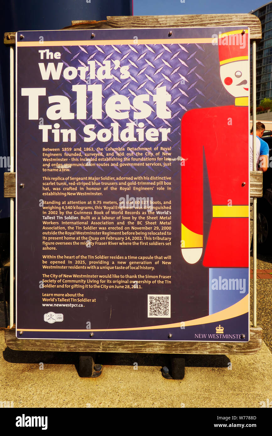 Eine Plakette mit einer Beschreibung der Geschichte hinter den höchsten Zinn der Welt Soldat in New Westminster, B.C., Kanada. Stockfoto