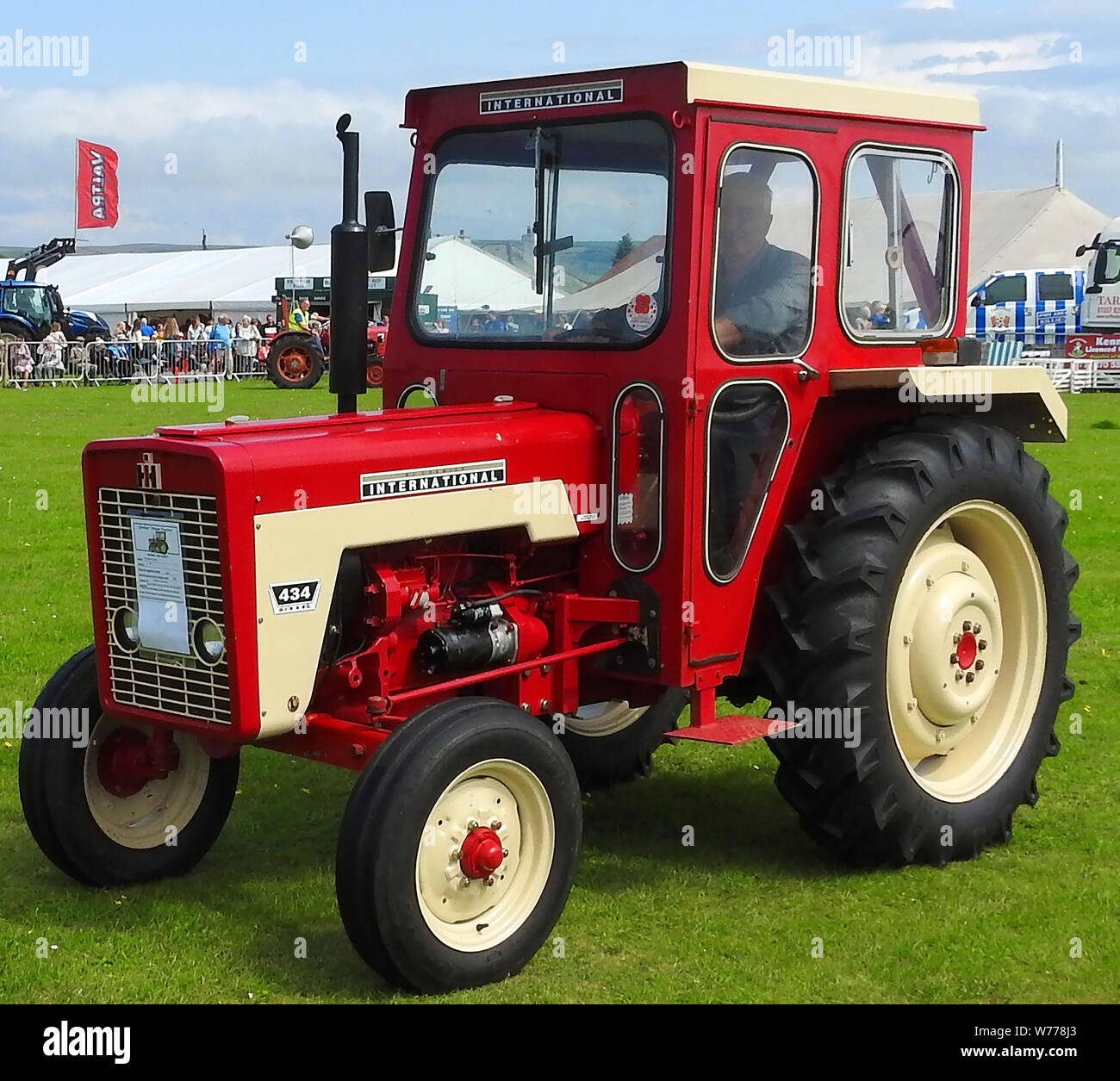 Vintaghe International Traktor bei Stranraer, Schottland, jährliche zeigen, Juli 2019 Stockfoto