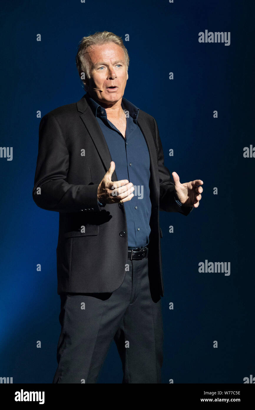 Humorist und Schauspieler Franck Dubosc auf der Bühne in Nizza am 2019/03/16, neue Show "Fifty Fifty" Stockfoto