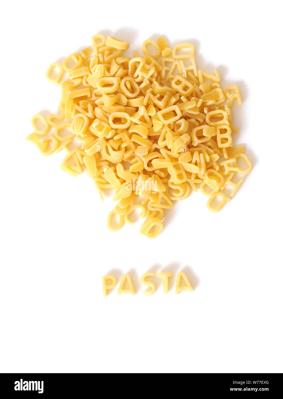 Kid Pasta auf weißem Hintergrund Stockfoto