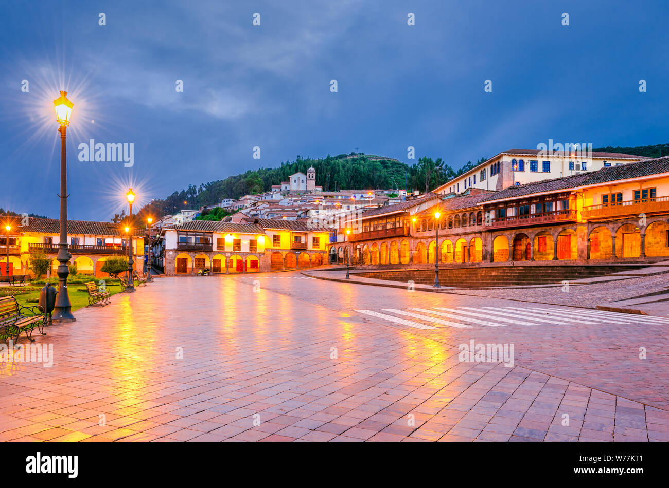 Cusco, Peru - Plaza de Armas, koloniale spanische Architektur in den Anden, Südamerika. Stockfoto