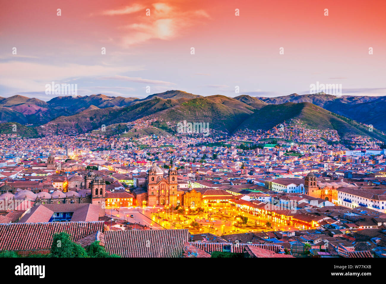Cusco, Peru - Plaza de Armas und Kirche der Gesellschaft Jesu. Anden, Südamerika. Stockfoto