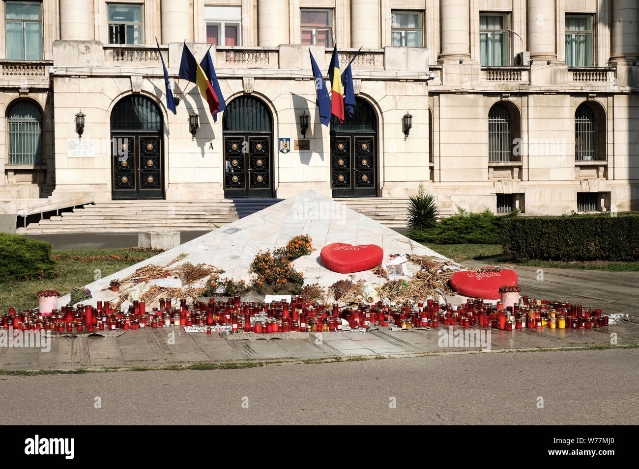 Denkmal für Alexandra Macesanu getötet, auch wenn sie rief 112 Während gefangen. Im Innenministerium Hauptquartier. Bukarest, Rumänien, 5. August 2019 Stockfoto