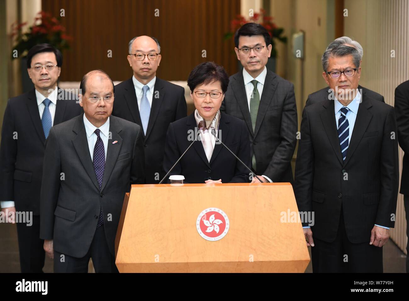 Hongkong, China. 5 Aug, 2019. Chief Executive von China's Hong Kong Special Administrative Region (HKSAR) Carrie Lam spricht auf einer Pressekonferenz in Hong Kong, South China, August 5, 2019. Lam erklärte, dass eine Flut von extrem gewalttätige Vorfälle drängen Hongkong wurden in eine sehr gefährliche Situation, sie auf die Bürger von Hongkong genannten Forderungen in einer friedlichen Art und Weise zum Ausdruck zu bringen und nicht zu untergraben Hongkongs Zukunft des Wohlstands und der Stabilität. Credit: Lui Siu Wai/Xinhua/Alamy leben Nachrichten Stockfoto