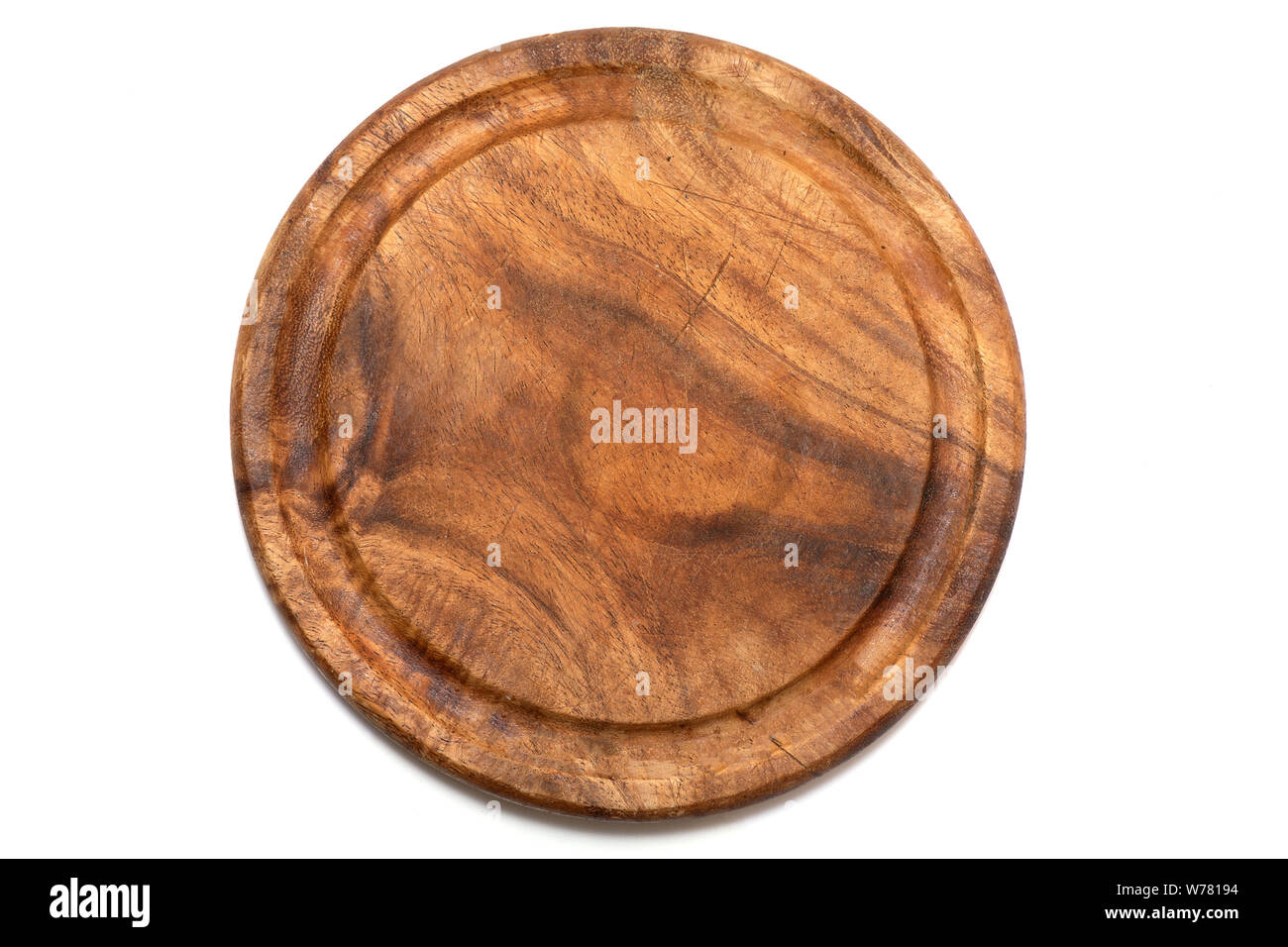 Holzplatte, Fach, Tisch für das Kochen oder warme Gerichte auf weißem Hintergrund Draufsicht isoliert Stockfoto