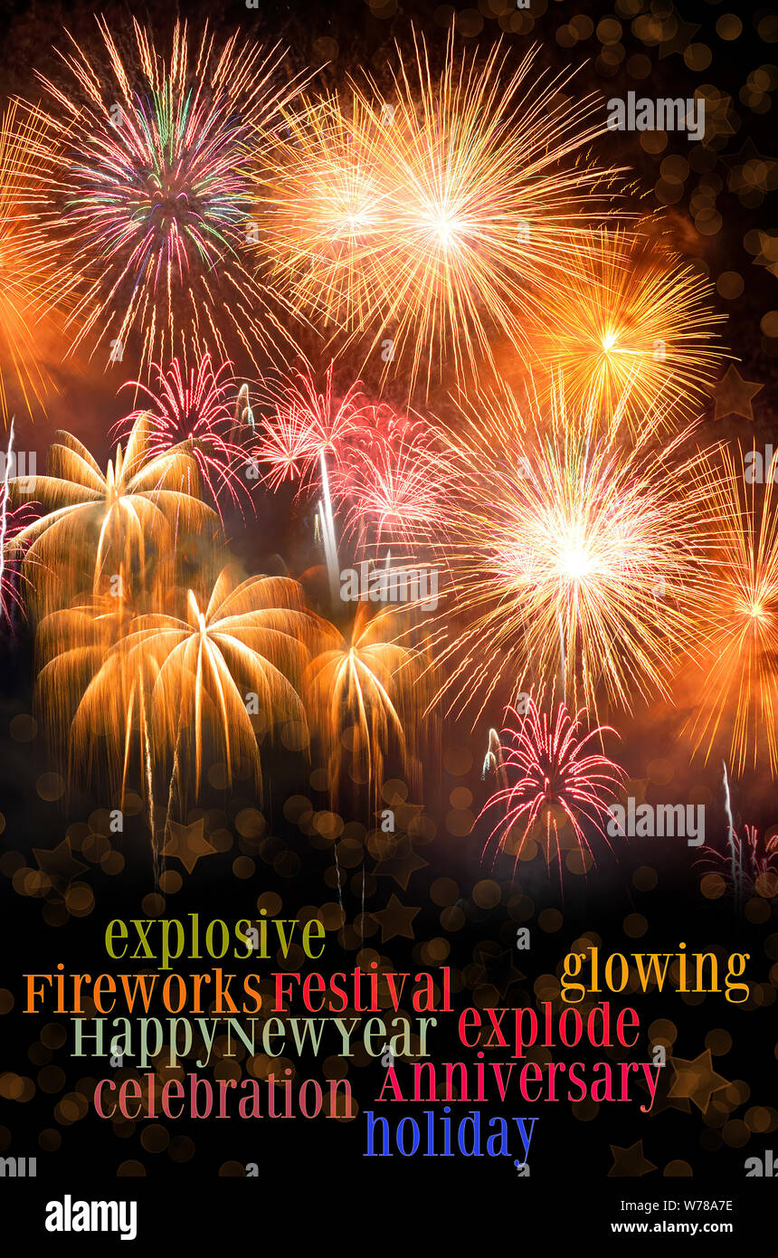 Neues Jahr Feier mit bunten Feuerwerk. Feuerwerke sind eine Klasse von explosiven pyrotechnische Geräte für die ästhetische und Unterhaltung Zwecken verwendet. Vi. Stockfoto