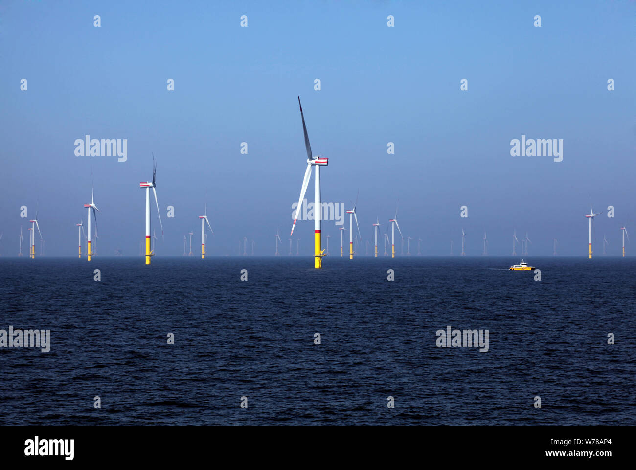 Offshore Windenergie. Die Arkona grüne Energie Offshore Windpark in der Ostsee. Stockfoto