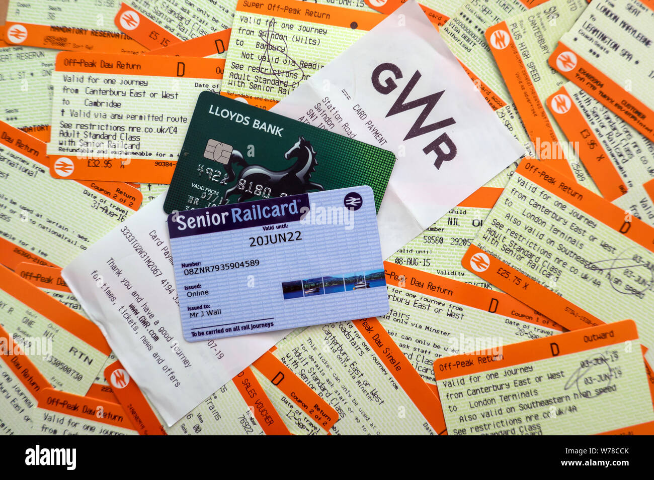 Senior Bahncard, Kreditkarte, Bahntickets, GWR Eingang, Bahnreisen Stockfoto