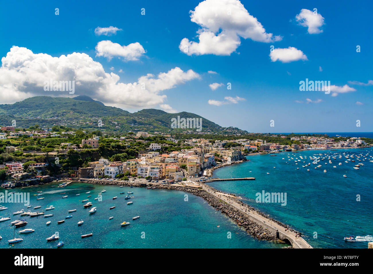 Erstaunlich Stadtbild von Ischia Ponte, Ischia Island, Italien Stockfoto