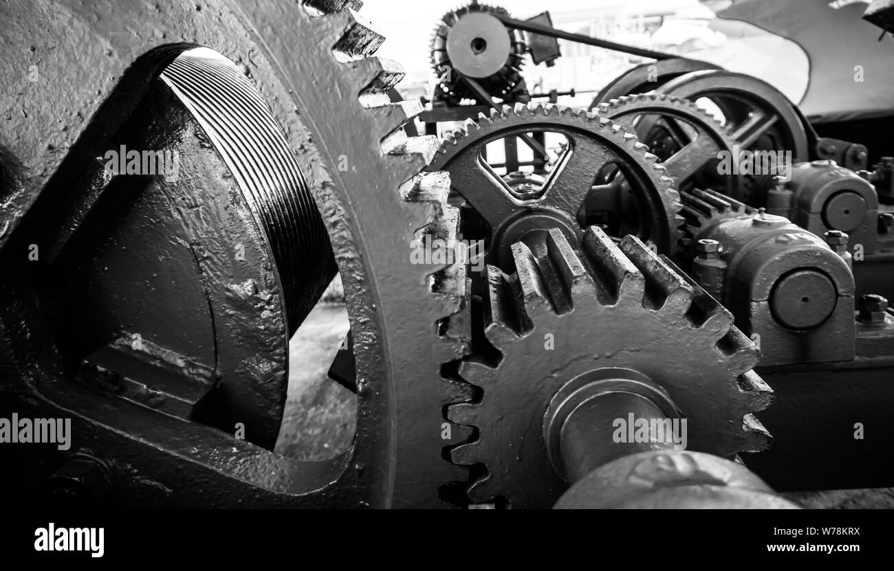 Getriebe einer Maschine Schwarz und Weiß Stockfoto