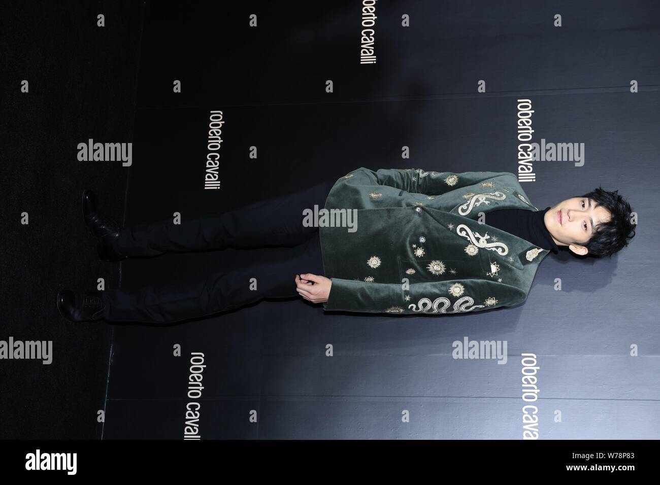 Chinesische Schauspieler Jing Boran besucht eine Werbeveranstaltung für Roberto Cavalli in Peking, China, 3. November 2017. Stockfoto