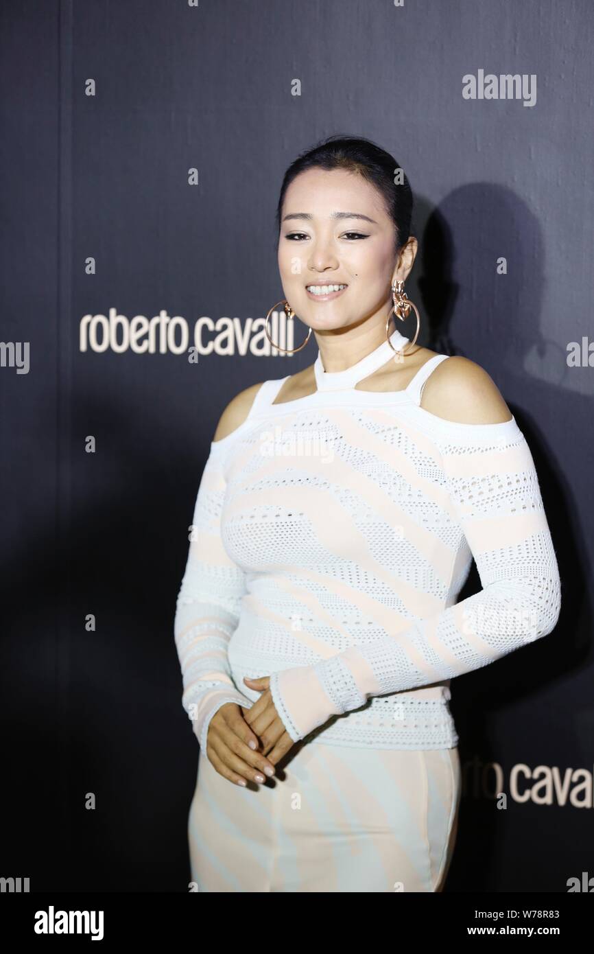 Chinesische Schauspielerin Gong Li besucht eine Werbeveranstaltung für Roberto Cavalli in Peking, China, 3. November 2017. Stockfoto
