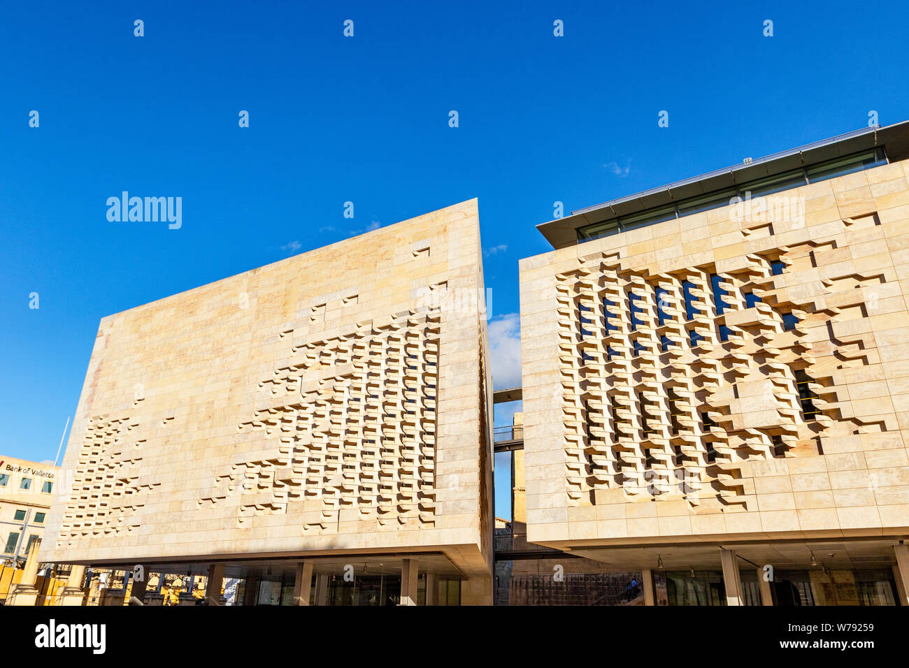 Ansicht der Seitenfenster des Parlaments Haus Valletta, Malta Stockfoto