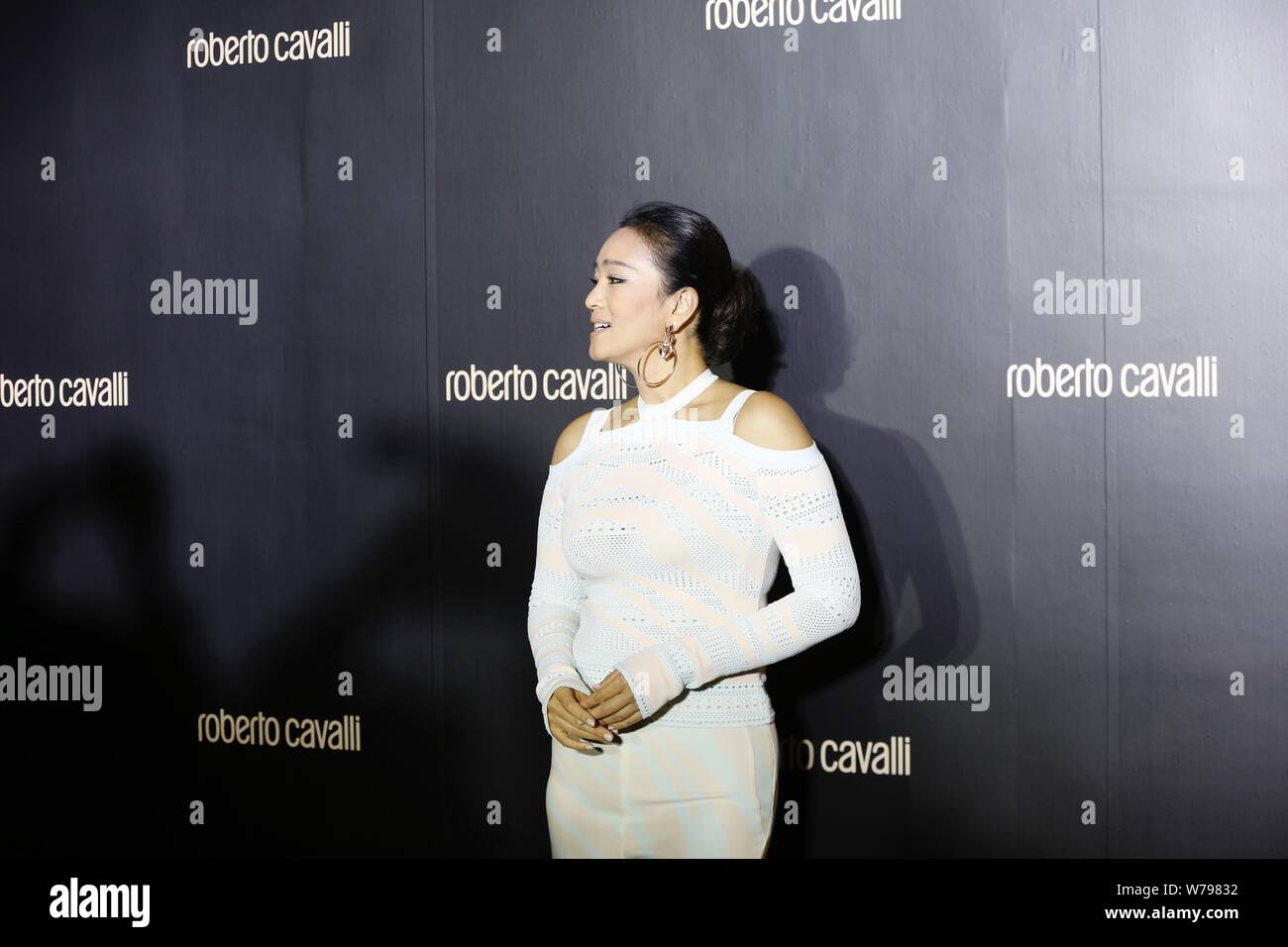Chinesische Schauspielerin Gong Li besucht eine Werbeveranstaltung für Roberto Cavalli in Peking, China, 3. November 2017. Stockfoto