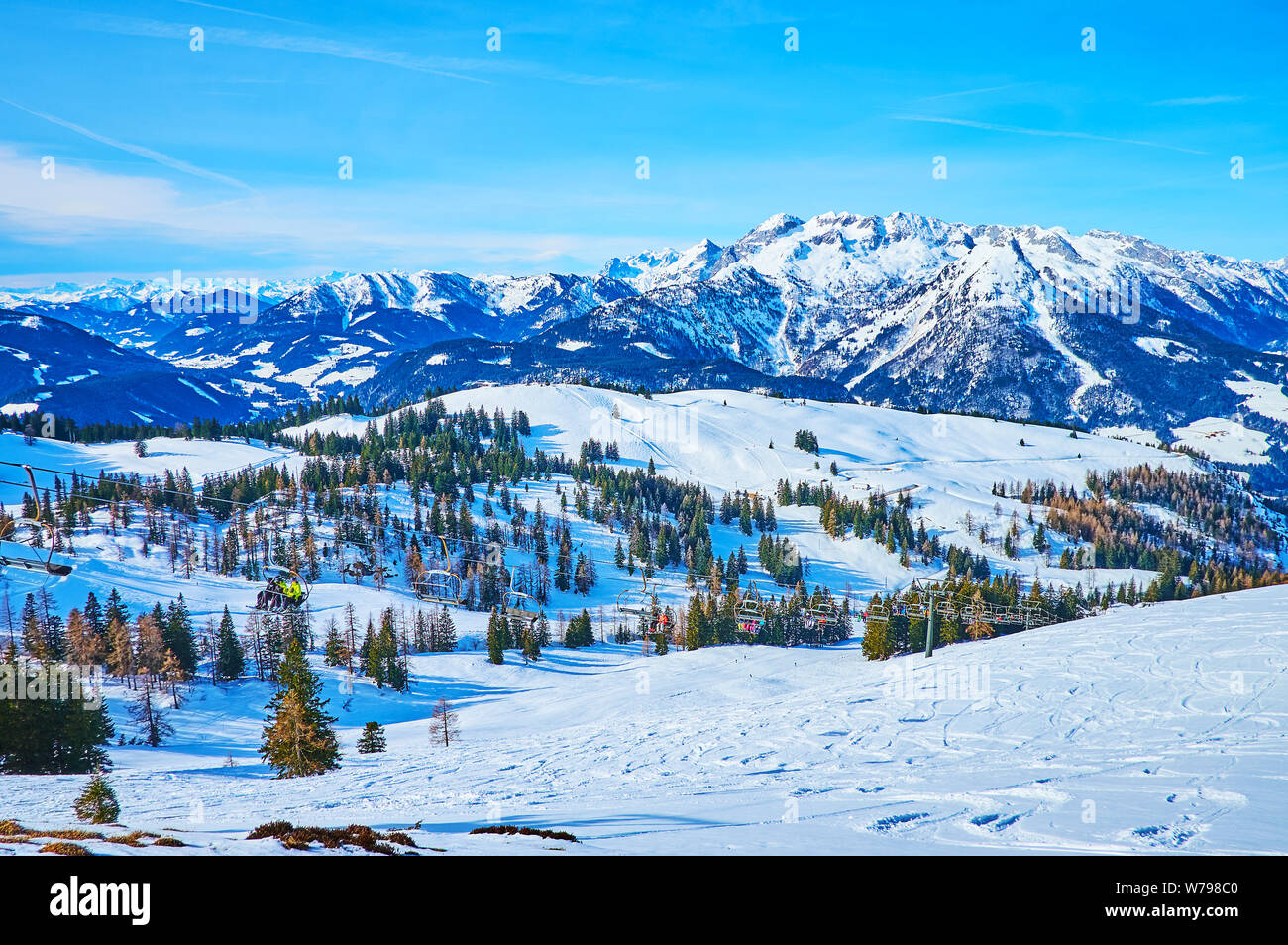 Zwieselalm Berg in Dachstein West Alpen ist der perfekte Ort, um die Natur zu genießen, erhalten Sie Erfahrung im Wintersport und in Gosau, Österreich entspannen Stockfoto