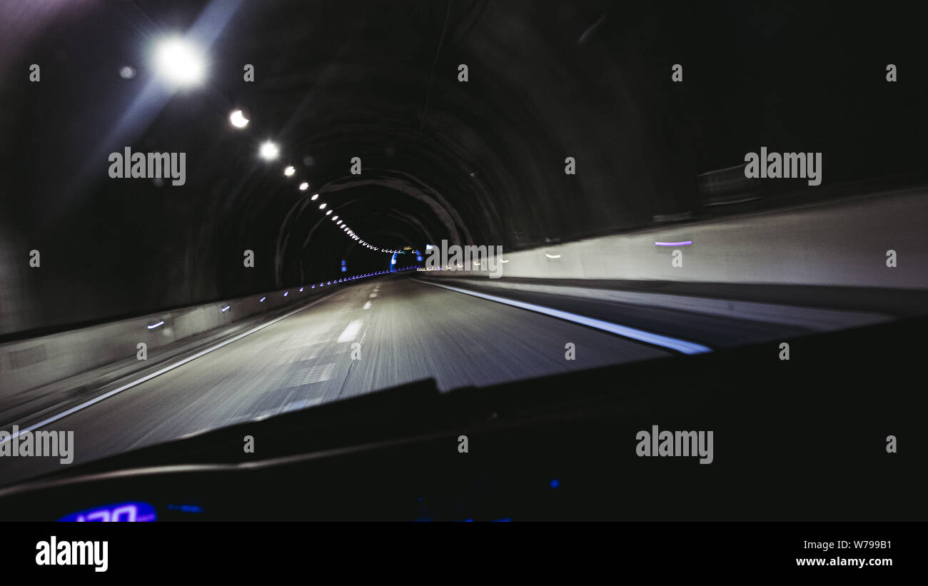 Fahren innerhalb der Tunnel Fahrer Stockfoto