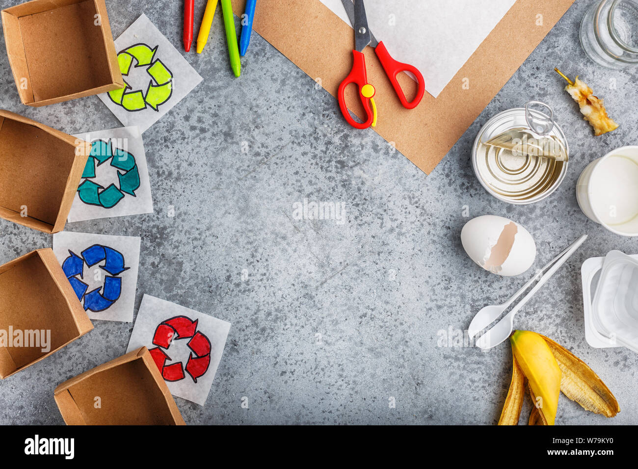 Recycling Spiel für Kinder mit Containern für Papier Kompost aus