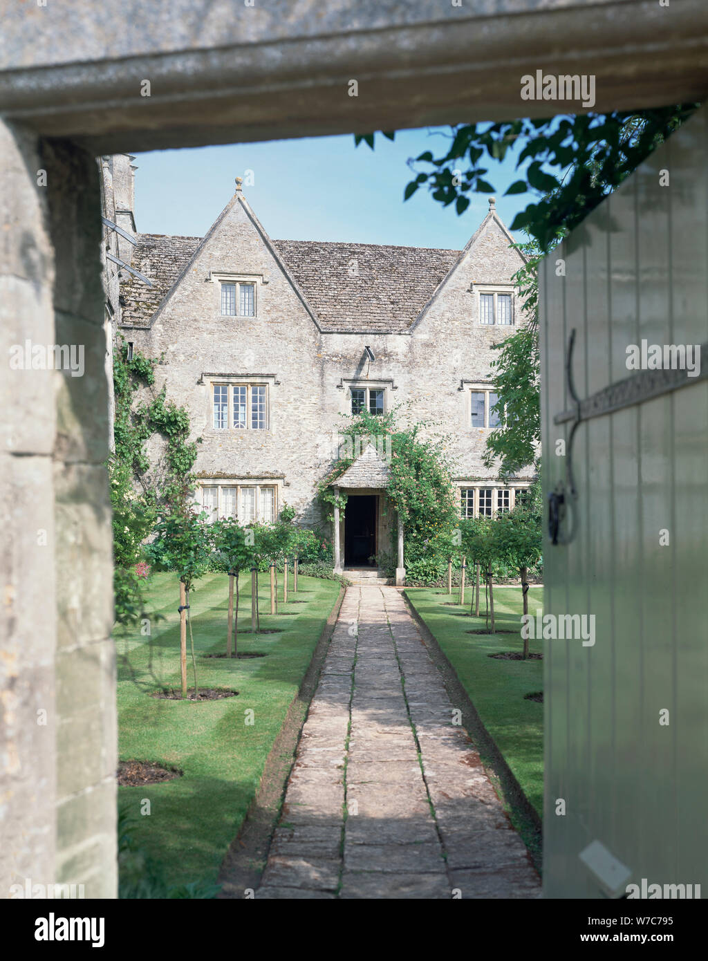Ansicht der Vorderseite der Kelmscott Manor, Oxfordshire. Artist: Unbekannt Stockfoto