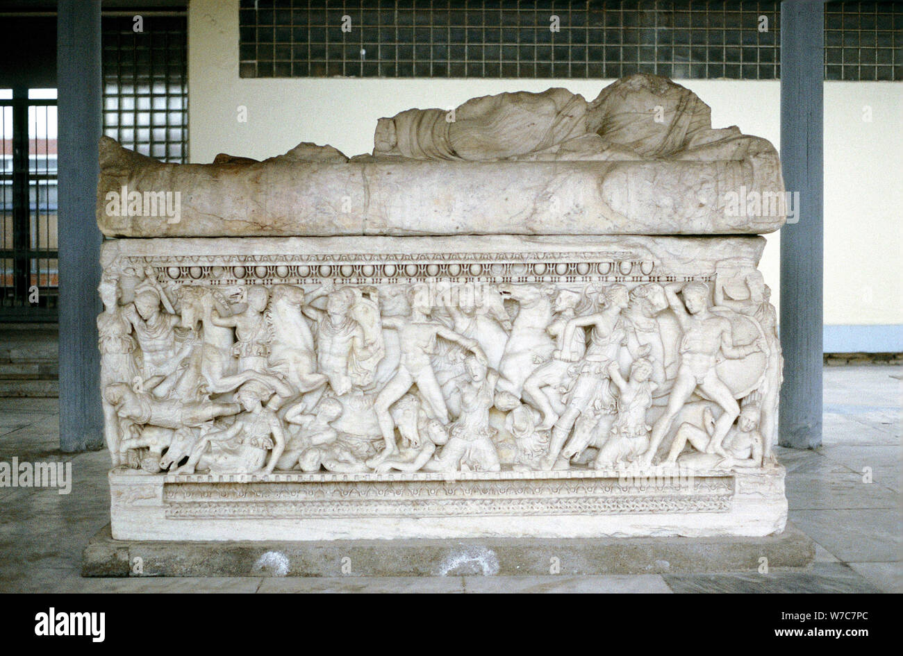 Kampf Szene aus einem Sarkophag, c 300 v. Chr.. Artist: Anon Stockfoto
