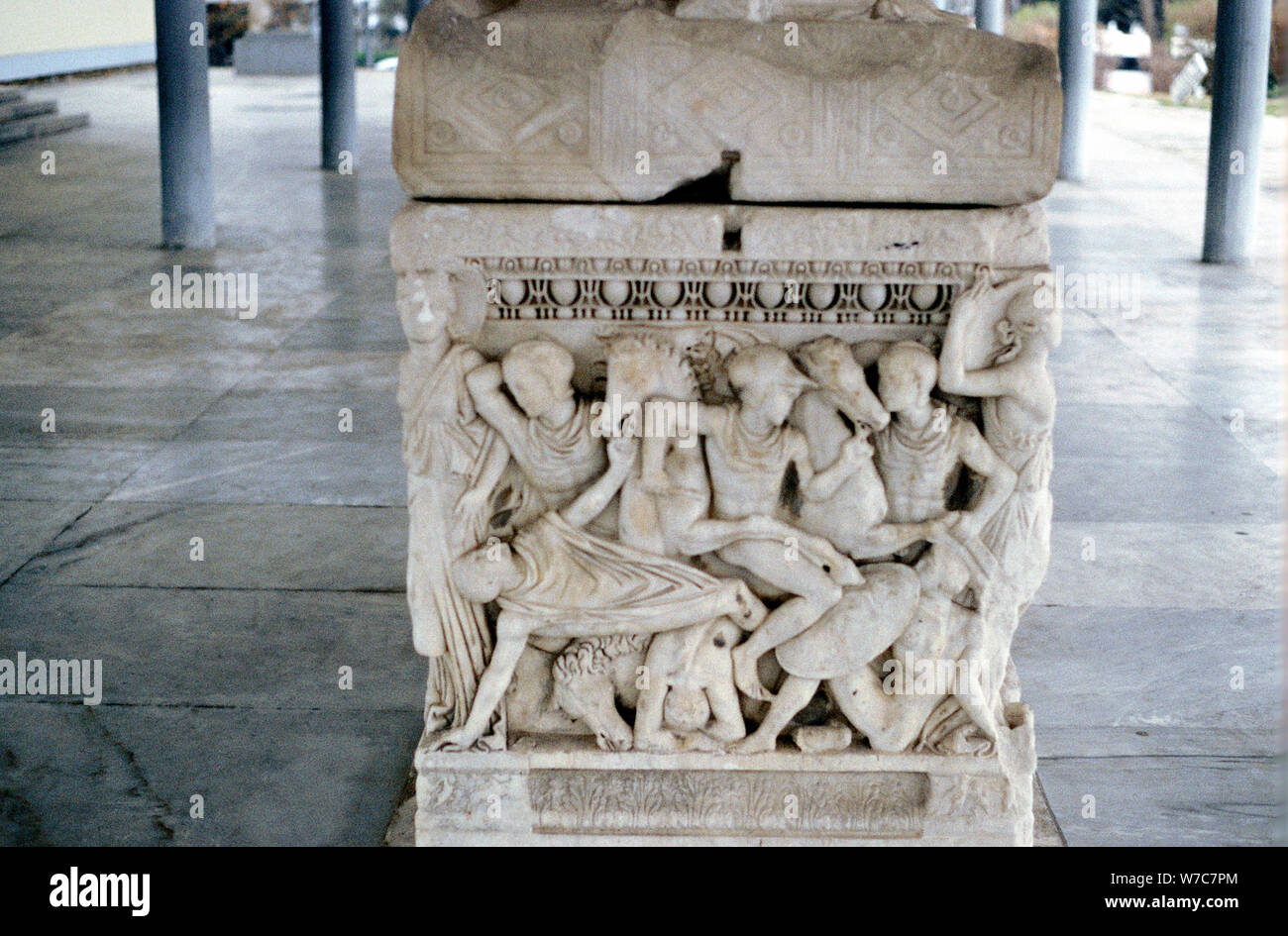 Kampf auf dem Fuß eines Sarkophages, c 300 v. Chr.. Artist: Anon Stockfoto