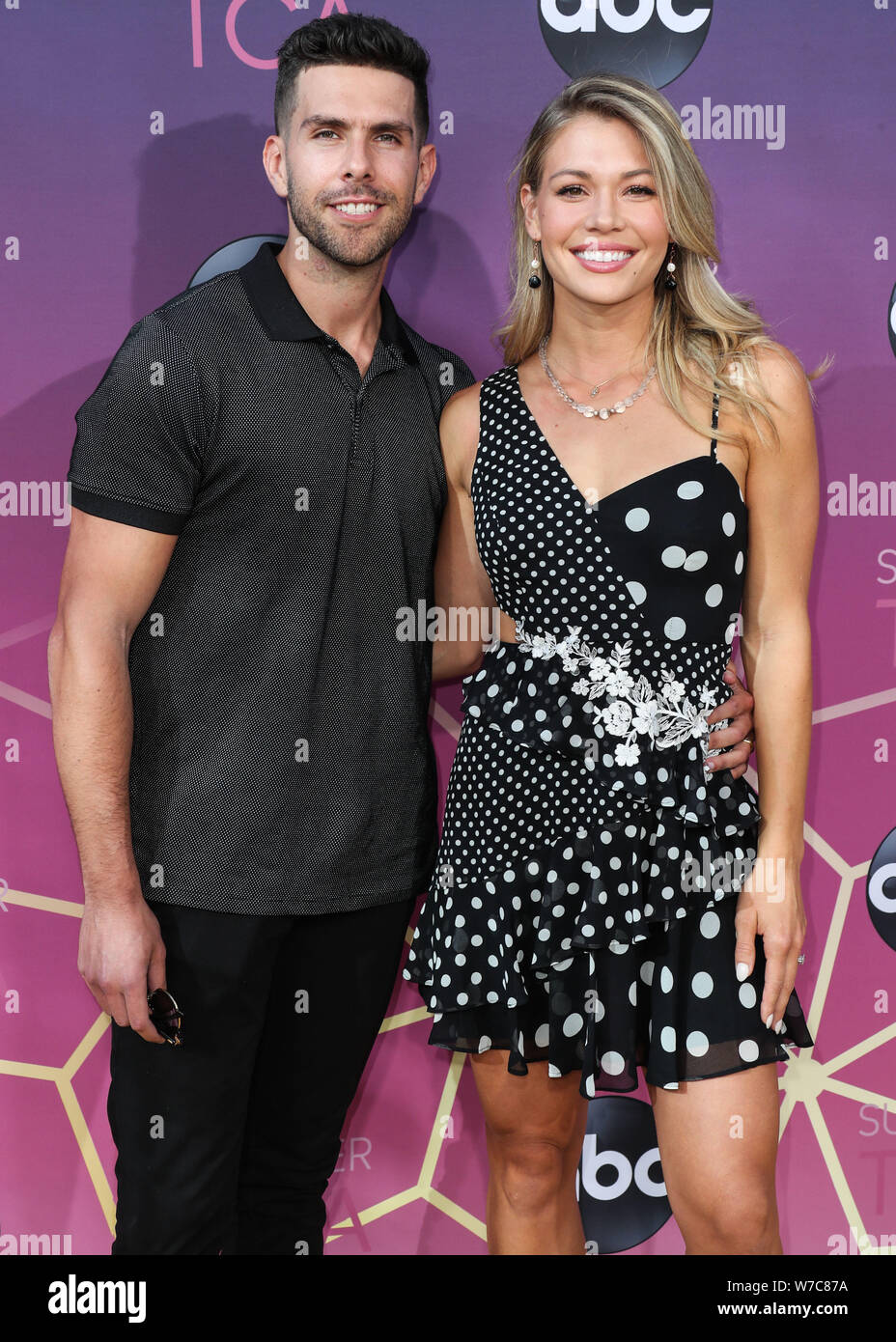 West Hollywood, Vereinigte Staaten. 05 Aug, 2019. WEST HOLLYWOOD, LOS ANGELES, Kalifornien, USA - 05. August: Chris Randone und Krystal Nielson kommen an der Disney ABC Fernsehen TCA Summer Press Tour All-Star-Party 2019 in Soho House West Hollywood am 5. August 2019 in West Hollywood, Los Angeles, California, United States. (Foto von Xavier Collin/Image Press Agency) Quelle: Bild Presse Agentur/Alamy leben Nachrichten Stockfoto